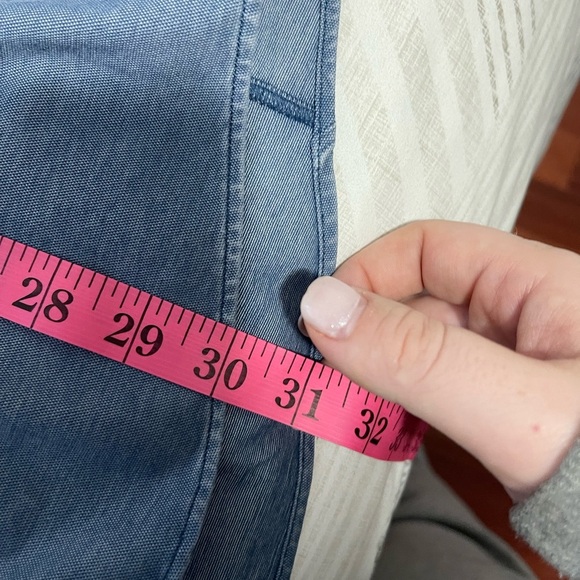 lululemon men’s athletica Blue chambray Comission Casual Button Down Shirt in XL - Picture 11 of 11